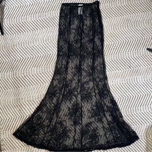 MISSGUIDED Lace Long Skirt Zipper side Size Medium